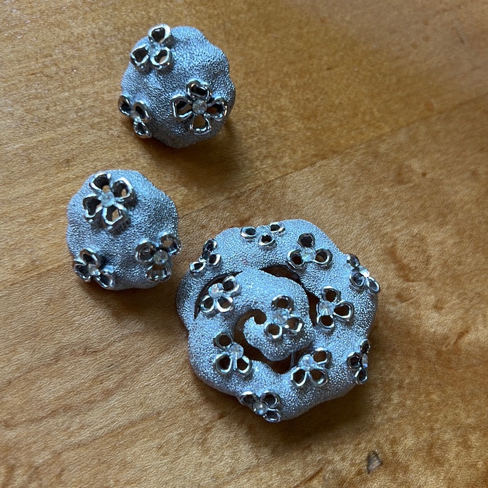 Brooch and clip-on earrings
